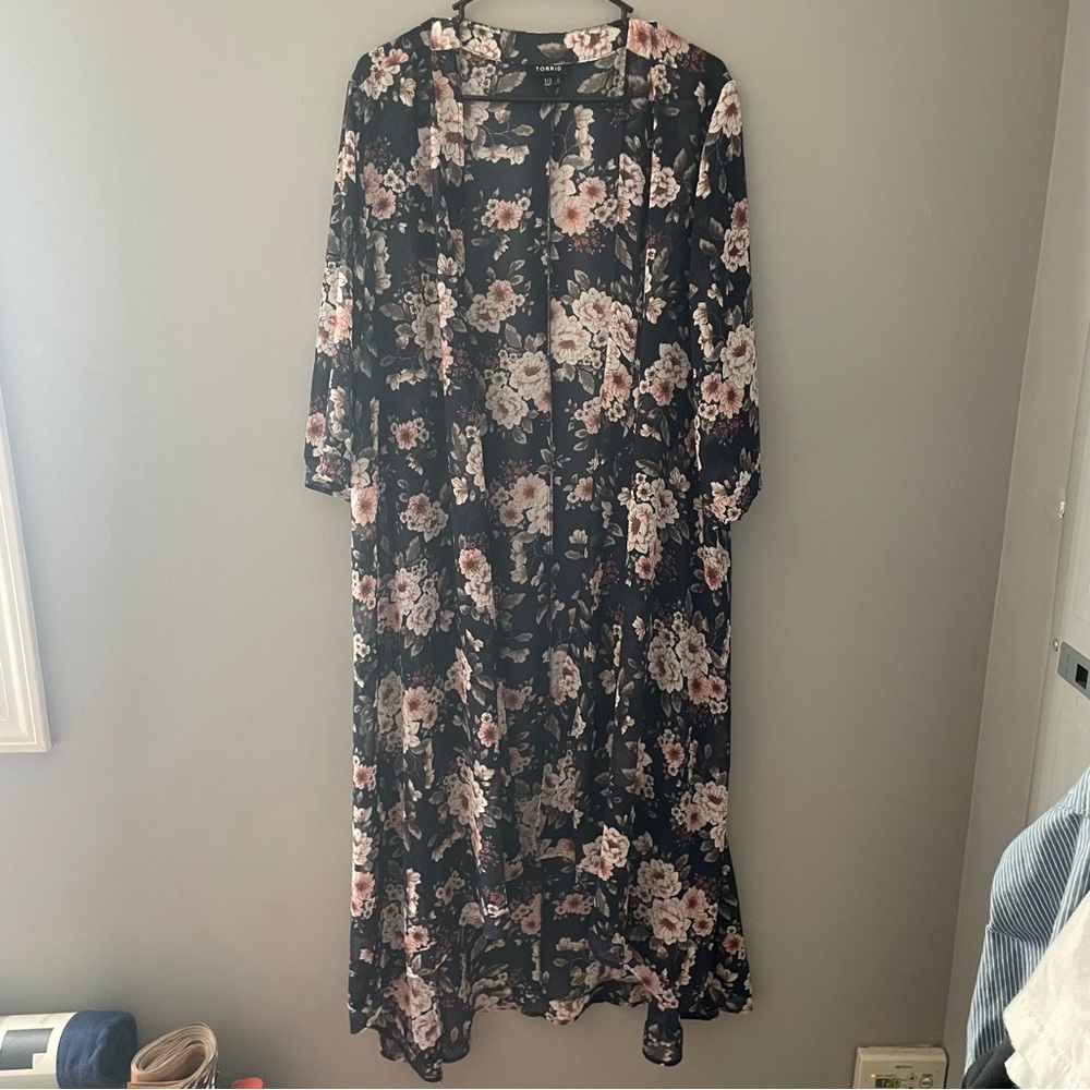Torrid Blue Sheer Floral Kimono Long Women’s 1X 2X Short Sleeve Summer Spring